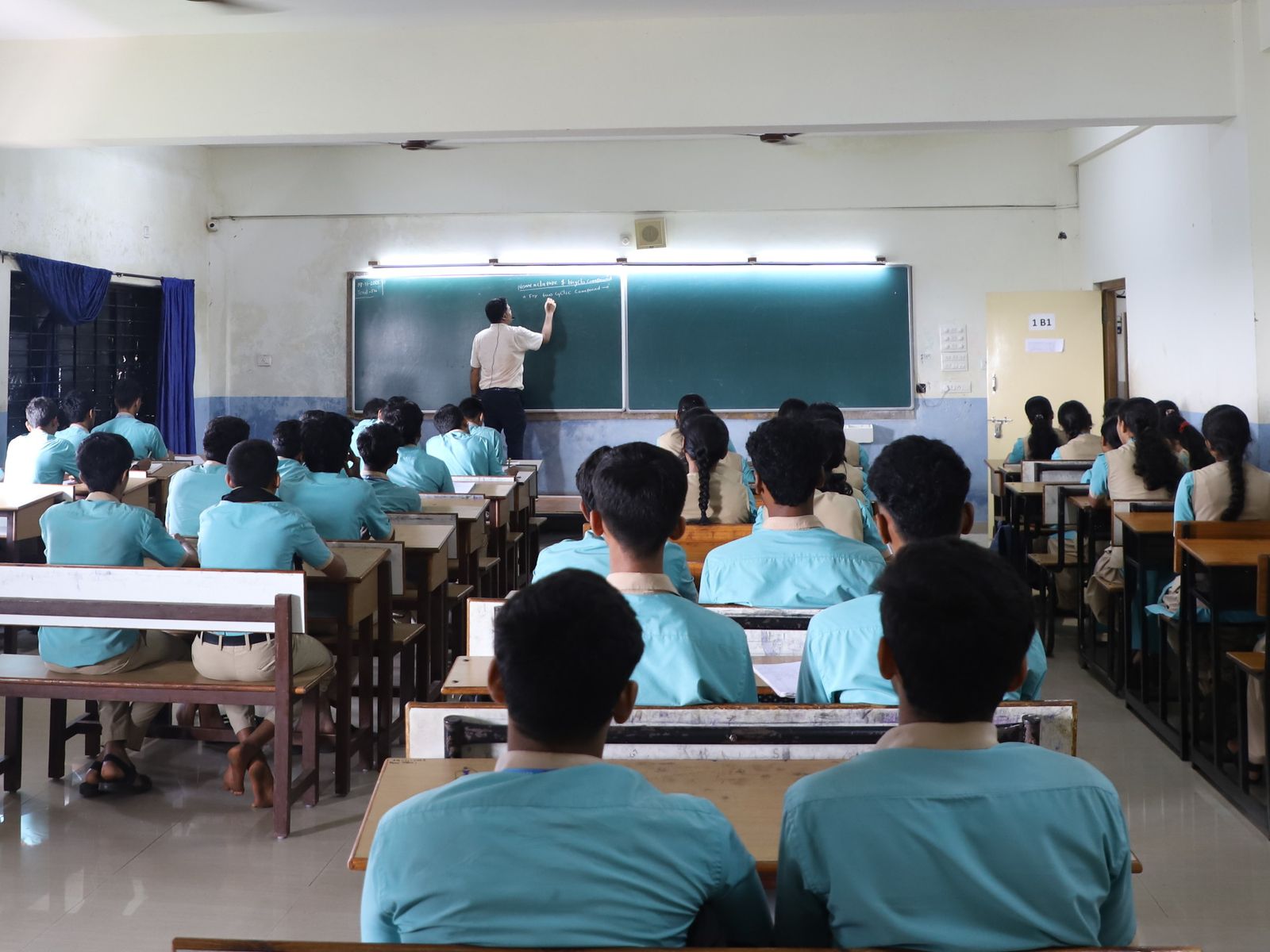 Students in a CBSE classroom lecture